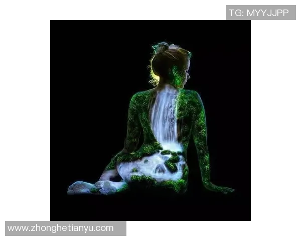 足球明星手绘魔笛展现球场魅力与艺术之美的完美结合 足球明星手绘魔笛展现球场魅力与艺术之美的完美结合